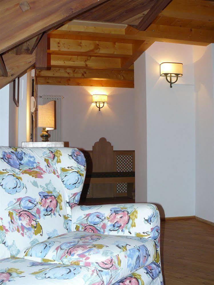 Residenza Bagni & Miramonti Aparthotel กาวาเลเซ ภายนอก รูปภาพ